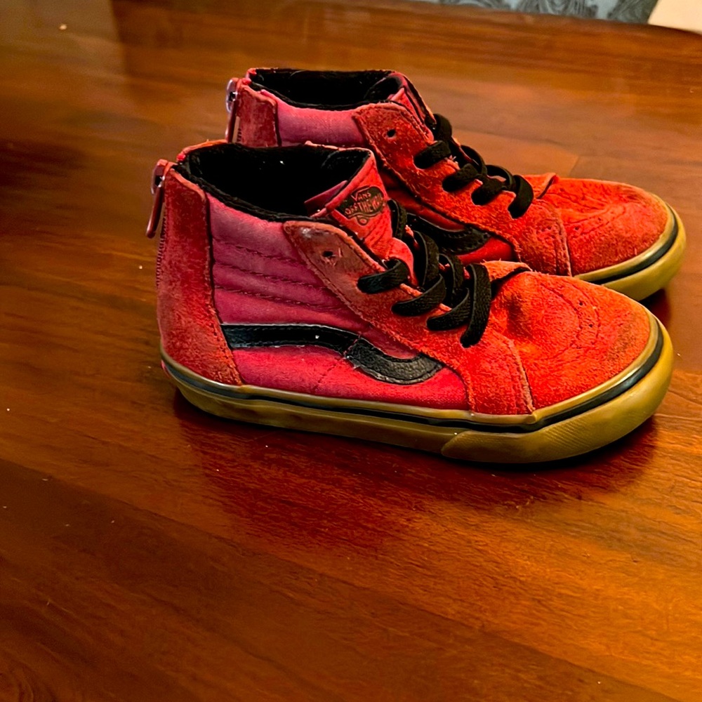 Vans, Black&Red, 9T - Lots of Life Left!